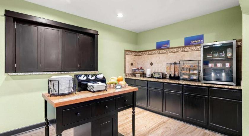 Best Western George West Executive Inn מראה חיצוני תמונה