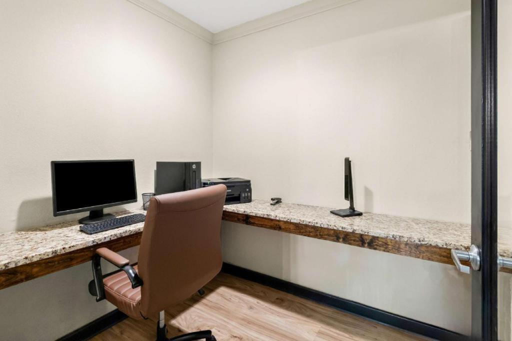 Best Western George West Executive Inn מראה חיצוני תמונה